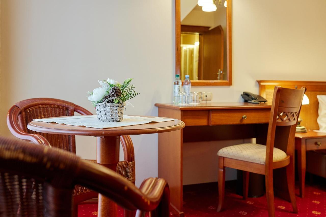 Hotel Burkaty Bialka Tatrzanska Buitenkant foto